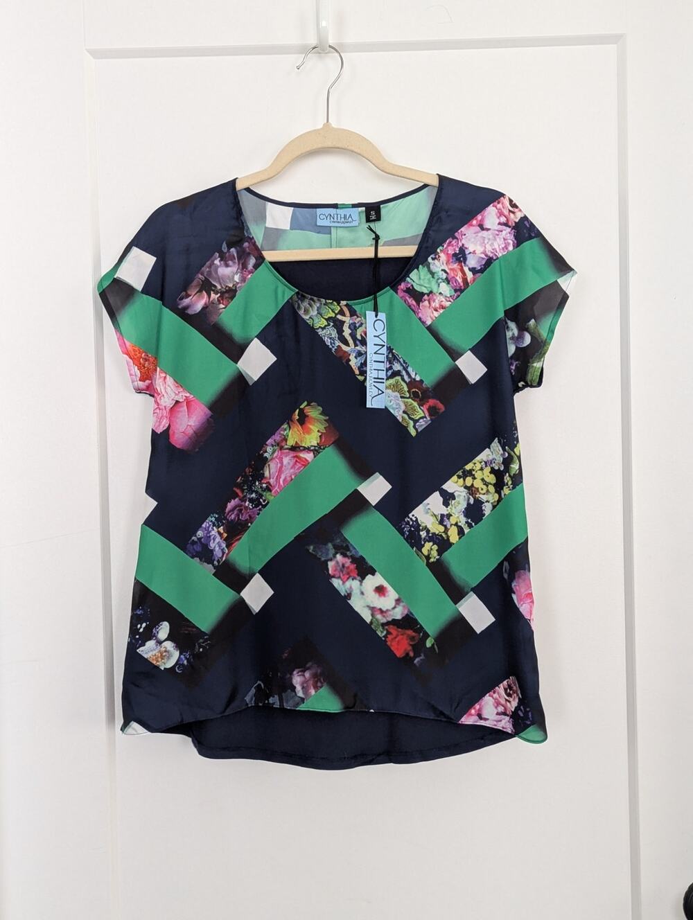 NWT Cynthia Rowley Mixed Media Blouse Small Floral Geometric Hi-Low Short Sleeve
